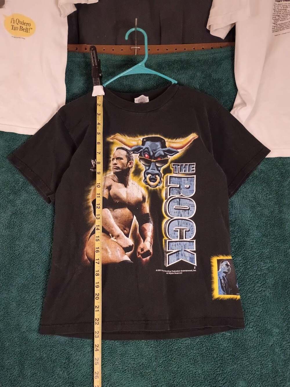 Vintage 2001 WWF The Rock Layin' The Smack Down! Youth T-Shirt